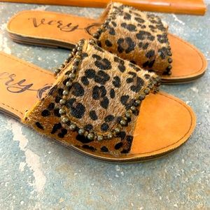 Very G faux cheetah slides. Soft comfy sole!